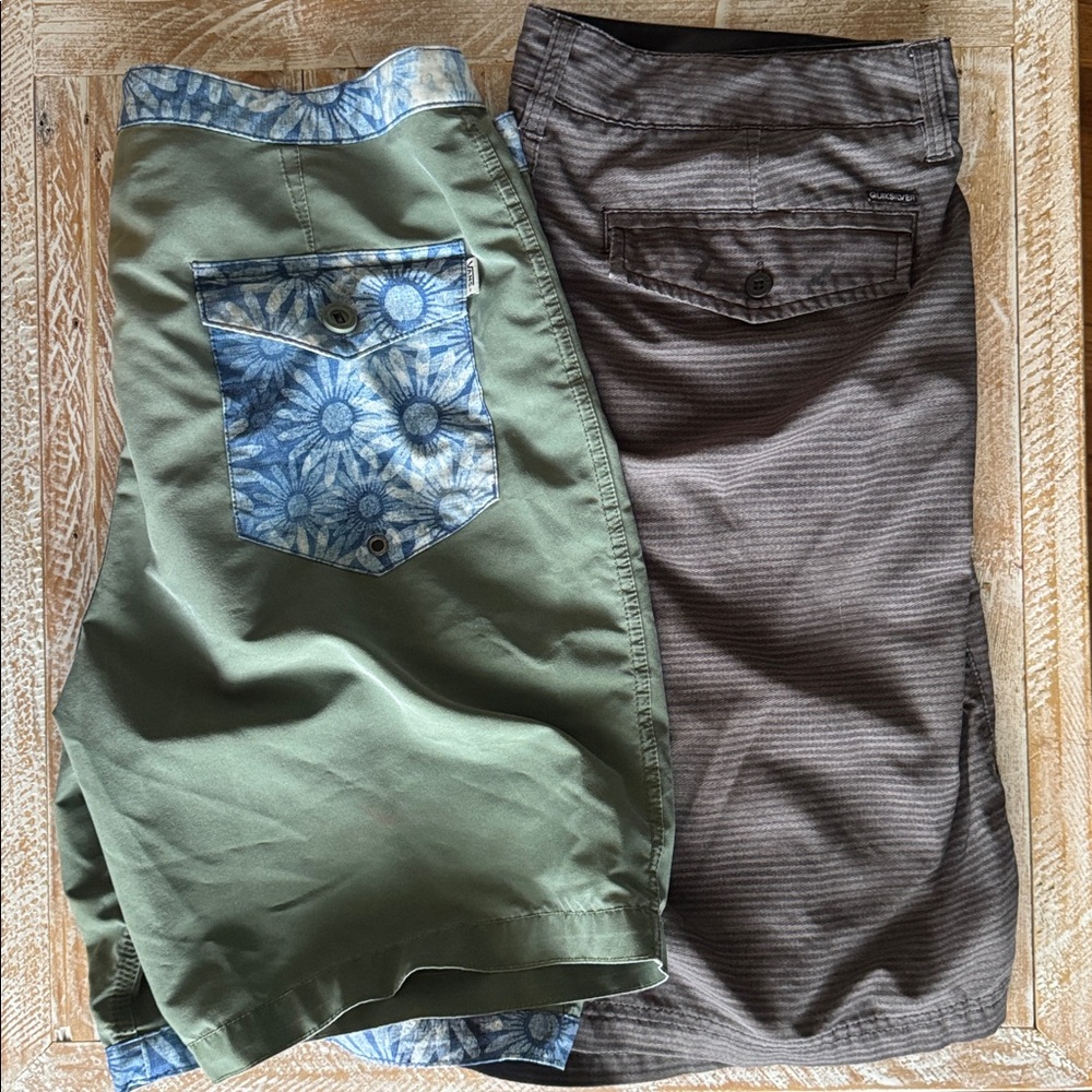 🤍2-Pair Men’s Swim Shorts Bundle (Vans + Quiksilver)🤍 ~34